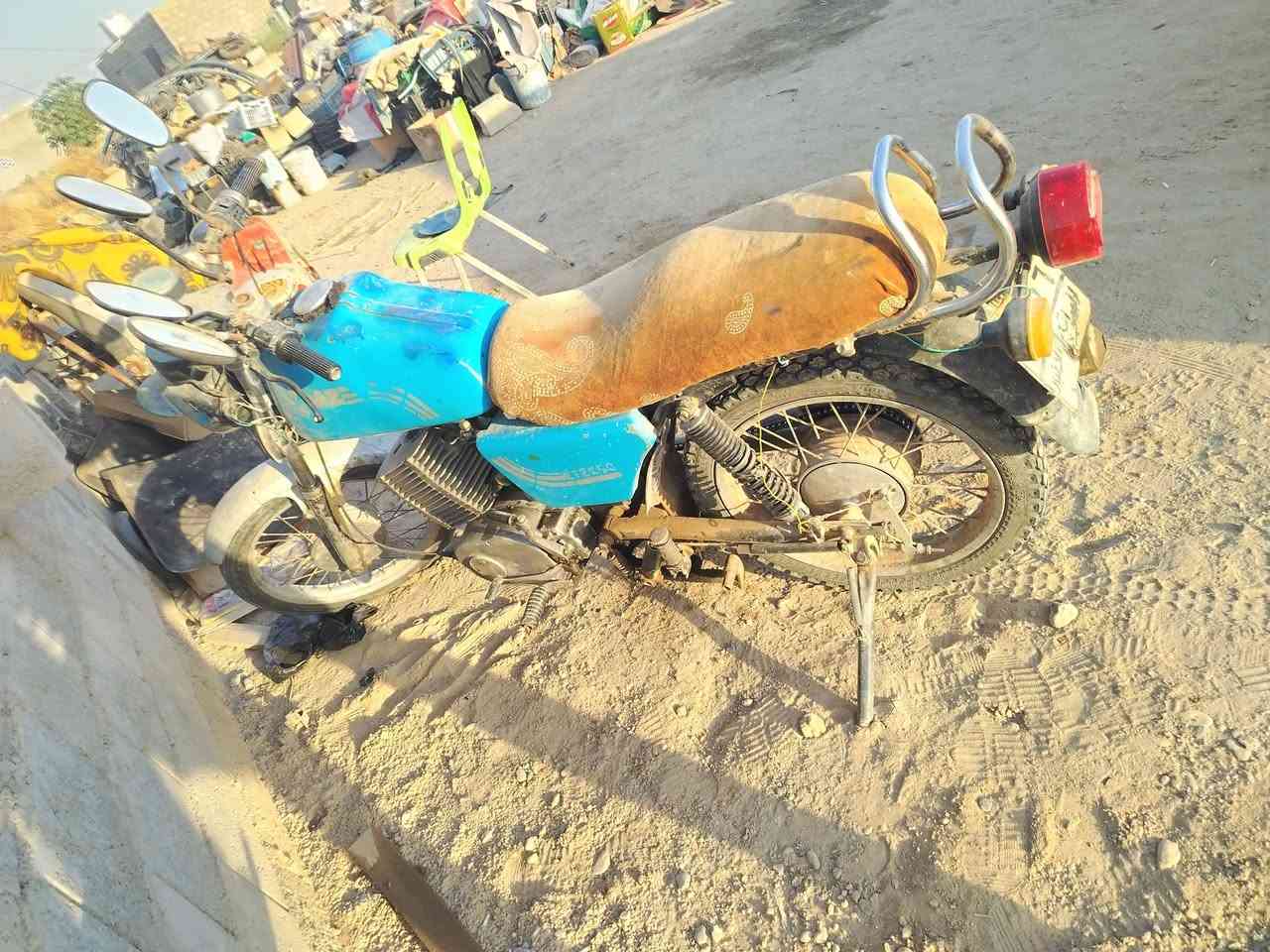 دراجه همزه للبيع موديل 82 سعر 7 00 بمجال للطيبين***********
