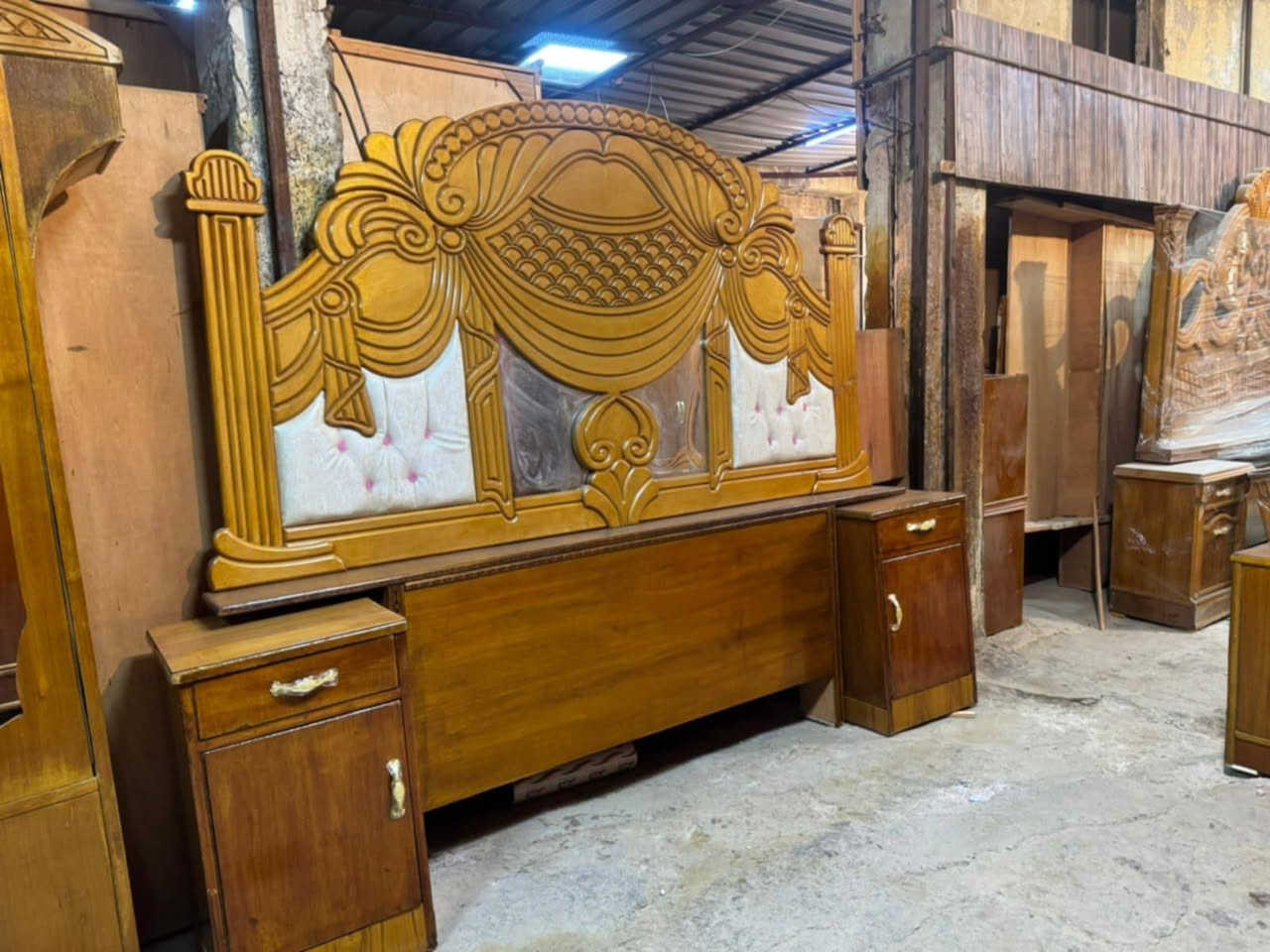 السلام عليكم غرفه شغل وسط ام السته ارتفاع الكنتور2متر 20سانتيم السعر 400قفل جميع ملحقاته موجوده بغداد الامين ***********
