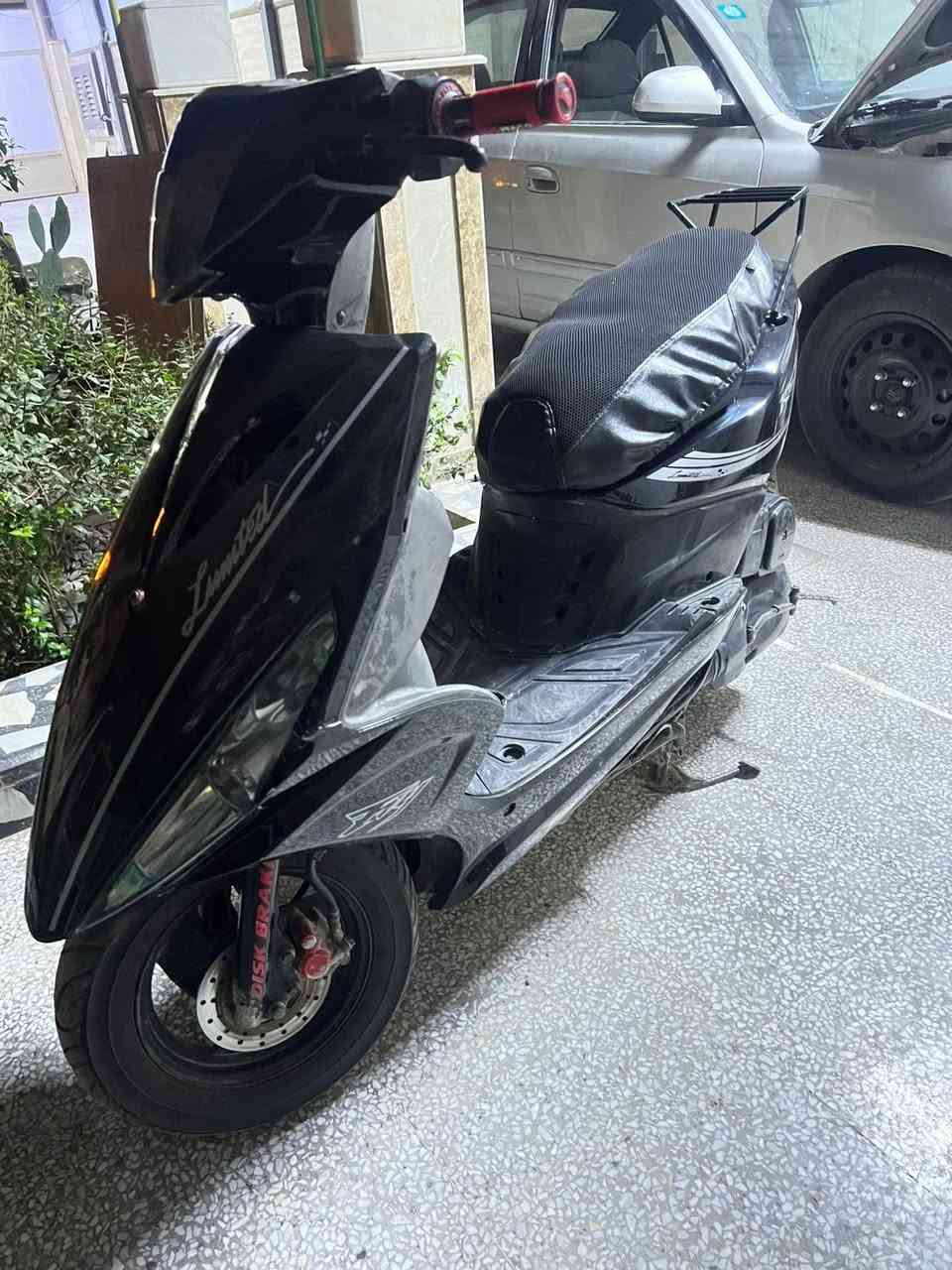 السلام عليكم ماكس مضلع دراجه تخبل 
دراجه كله بلاديه مكينه بلاديه دراجه كامله
ماصاله شكم يوم من نازله رنبه دراجه تايرات جدد
صالنصه صجمبه درجه حلوه ناعمه قتصاديه بالبانزين 
وين مايعجبك اطلع كلا ختم واحد وياه الميكنه اوراق 
كامله مكاني بغداد المحموديه السعر 600 وبيها مجال 
شراي انتصل بيك خير وتدلل 💓❤️ ،***********
