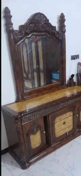 غرفه ماليزي مستخدمه حالياً مفصخه تأخذها وتشدّها  كامل ملحقاتها دوسة الجربايه  شخاط مشتغلها ودوس بلايود  السعر مناسب جدا ٢٥٠ وبيها مجال ***********
