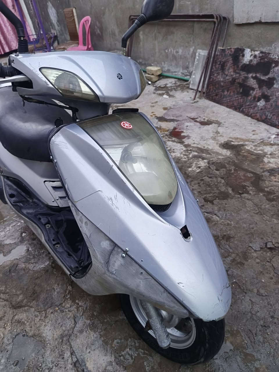 سلام عليكم بريز للبيع ياباني مكينه ما مفتوحه وخير من الله كفرات كلها مختمه كابريتر بلادي  بيها نواقص بسيطه كلج امامي شويه تعبان والدكمه مال سلف اشكل بس هندر بكل وكت شغاله سعر 400 وبيها مجال مكاني بغداد جميله رقم *********** اوراق كامله
