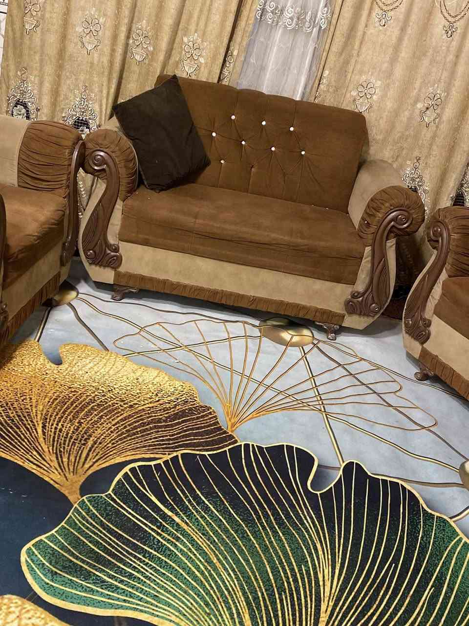 تخم 10 مقاعد نضيف اي ضرر مابي السعر 200 وبي مجال المكان كربلاء ***********
