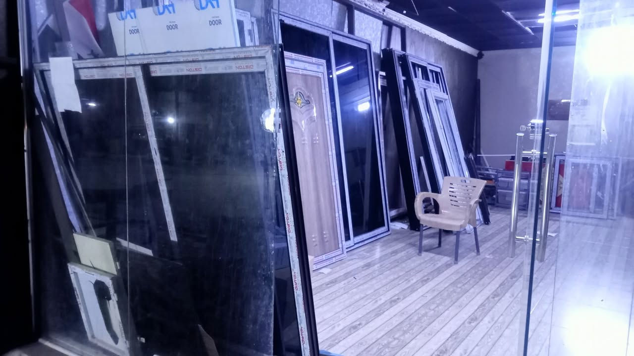 ابواب شبابيك جميع مايخص الألمنيوم مع ضمان العمل ***********فهد
