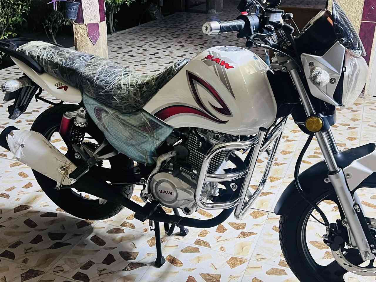 السلام عليكم.
للبيع سنكي ٢٠٢٥مكفول كفاله عامه 
ماطور بعده وضع شركه فول ممفتوح برغي منه 
السعر ١٦٠٠
 
***********
