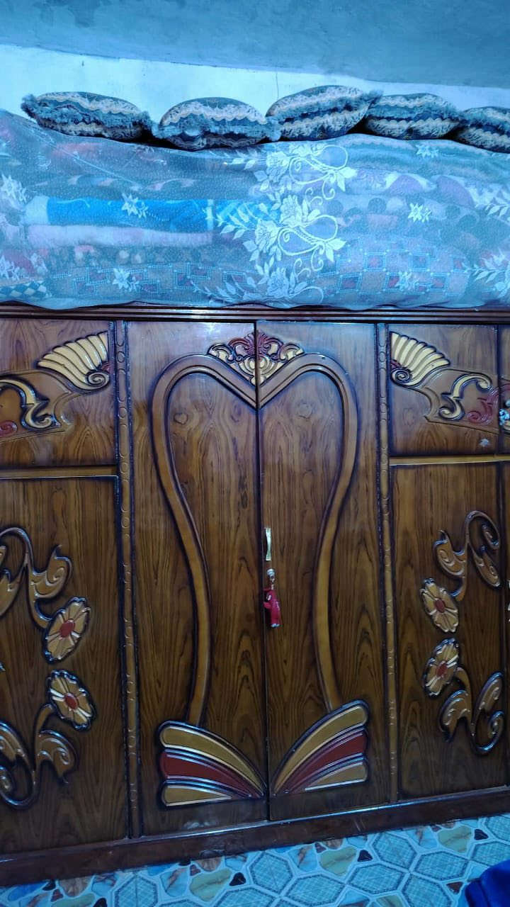 غرفه صاج نجاره تسكام بيه بس جامه مال زاويه مكسوره غرفه بعده اخت جديده تجي وشوف مكان المجدشراي مراسله اوتصال ***********
