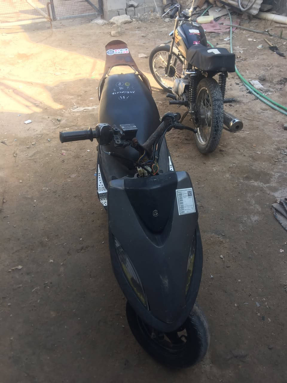 للبيع عدله دراجه مفتوحه مره وحده بس علا بلادها ٤٩ سفل بلاد كابريته بلاد مكاني براضعيه السعر ٥٥٠ بيها مجال ***********
