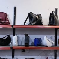 غراض كوزمتك كامل للبيع. قيم بل يرضي الله وشايف خيرهم 07701986324