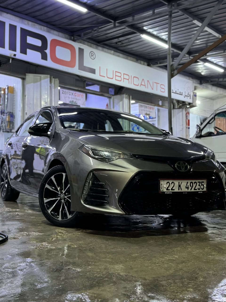 السلام عليكم
كورلا 2017 xse فول اعلة فئة بل كورلا 
حادثهة سرقة جاملغات امامية 2 وبنيد صبغ فقط بدون ايرباك ماشية 88mil محرك 1800 الون فيلي السيارة باسمي
المواصفات 
رادار امامي 
مانع اصطدام
تحديد مسار 
لايتات زنون
تدفئة كشنات 
كشنات جلد 
شفتات ستيرن 
مثبت سرعة 
فتحة 
بصمة 
دخول ذكي 
مكان السيارة بغداد
الرقم للتواصل ***********
