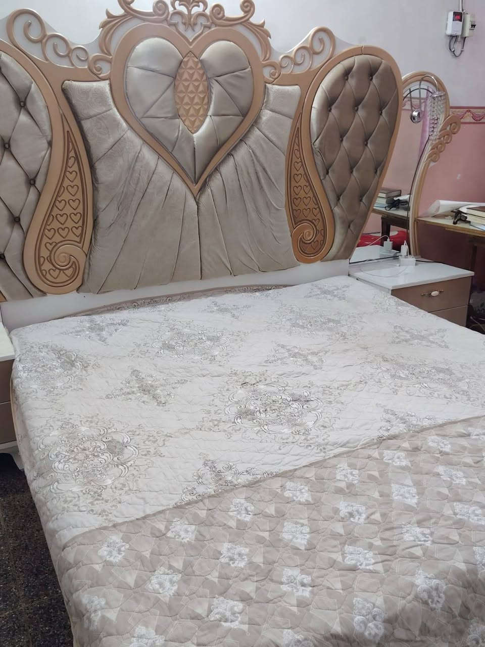غرفة تركيه للبيع استعمال قليل 
السعر 750 الف


**إذا كنت صاحب هذا الإعلان وتريد حذفه لأي سبب، رجاءا أرسل رسالة إلى الدعم الفني**