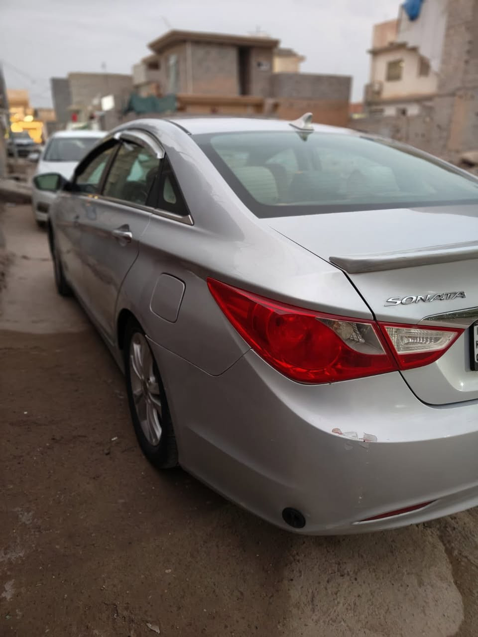 سلام عليكم سوناته موديل 2011 فول موصفات السعر  102  وبيه مجال مكاني بعقوبه بهرز لاستفسار على الرقم ***********
