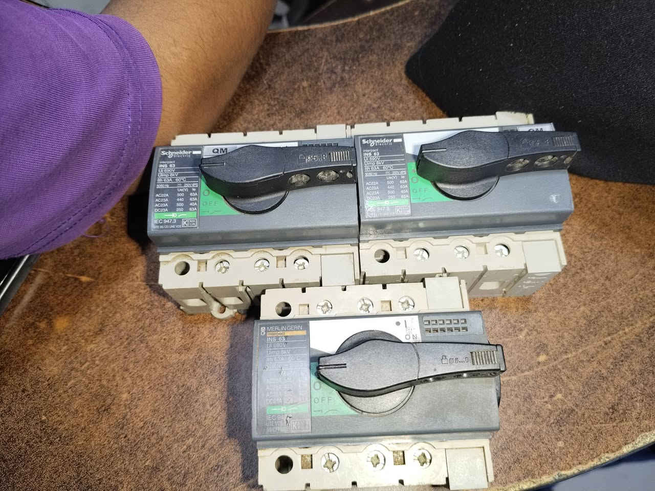 قواطع منتشر ومولدد وكونتكوترات شنيدر و ABB استيراد وجديد حالة زيرو 01065004819


**إذا كنت صاحب هذا الإعلان وتريد حذفه لأي سبب، رجاءا أرسل رسالة إلى الدعم الفني**