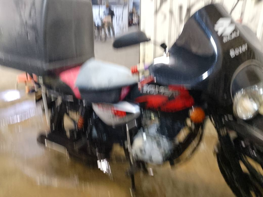 دراجه بوكسر مرقمه رقم بغداد ومستعجل ع بيعته جديده بيه نواقص بسيطه مكاني بغداد  *********** بغداد, العراق
