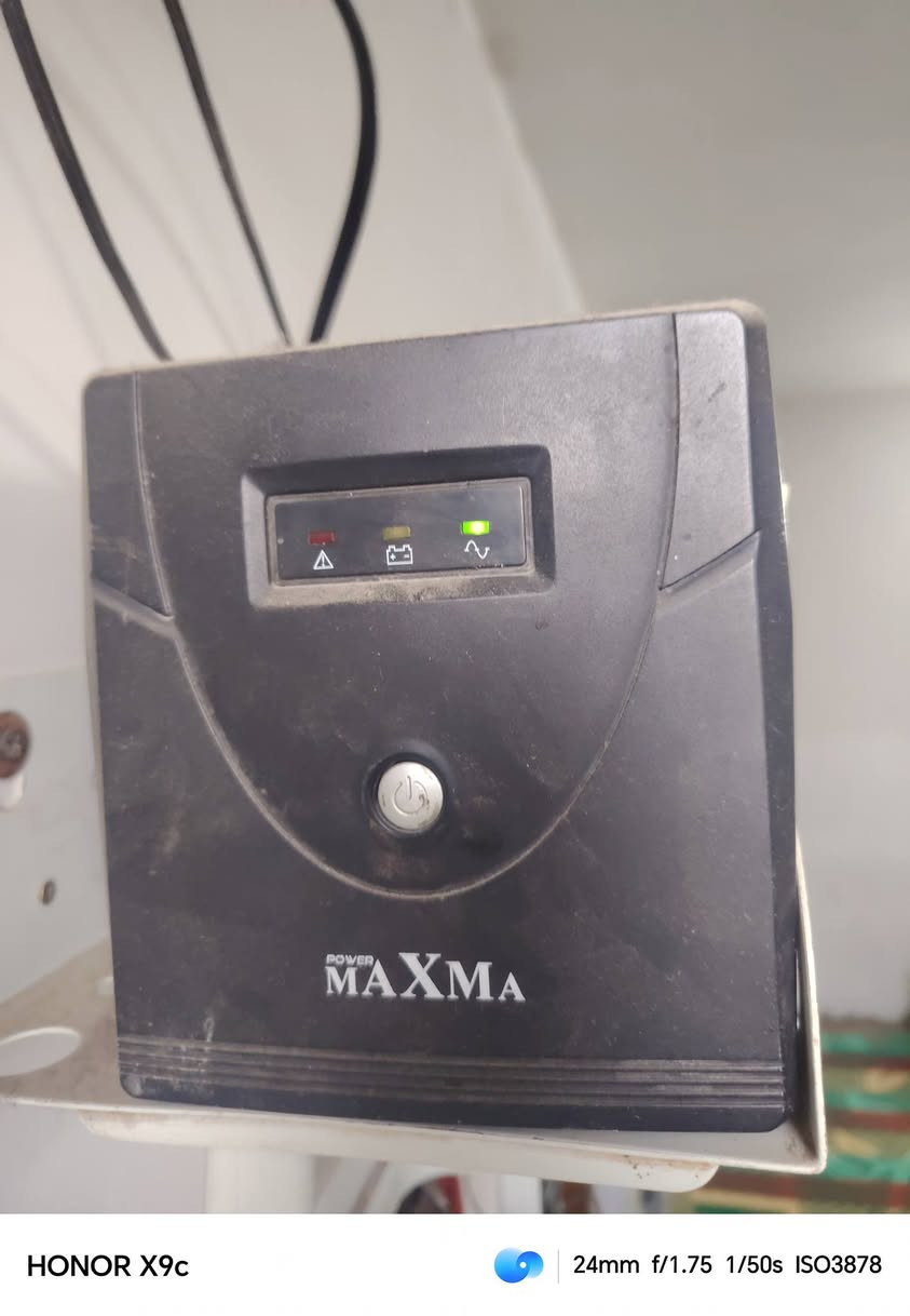 . جهاز للبيع.UPS) بقدرة 1200VA، ويستخدم لتوفير طاقة احتياطية للأجهزة الإلكترونية في حال انقطاع التيار الكهربائي. 
القدرة: 1200VA (ما يعادل 720 واط تقريباً).
جهد الإدخال والإخراج: 220 فولت.
المنافذ: يحتوي على 3 مقابس بريطانية (UK Sockets).
الحماية: مجهز بفيوز (مصهر) بحجم 10 أمبير/250 فولت.


**إذا كنت صاحب هذا الإعلان وتريد حذفه لأي سبب، رجاءا أرسل رسالة إلى الدعم الفني**