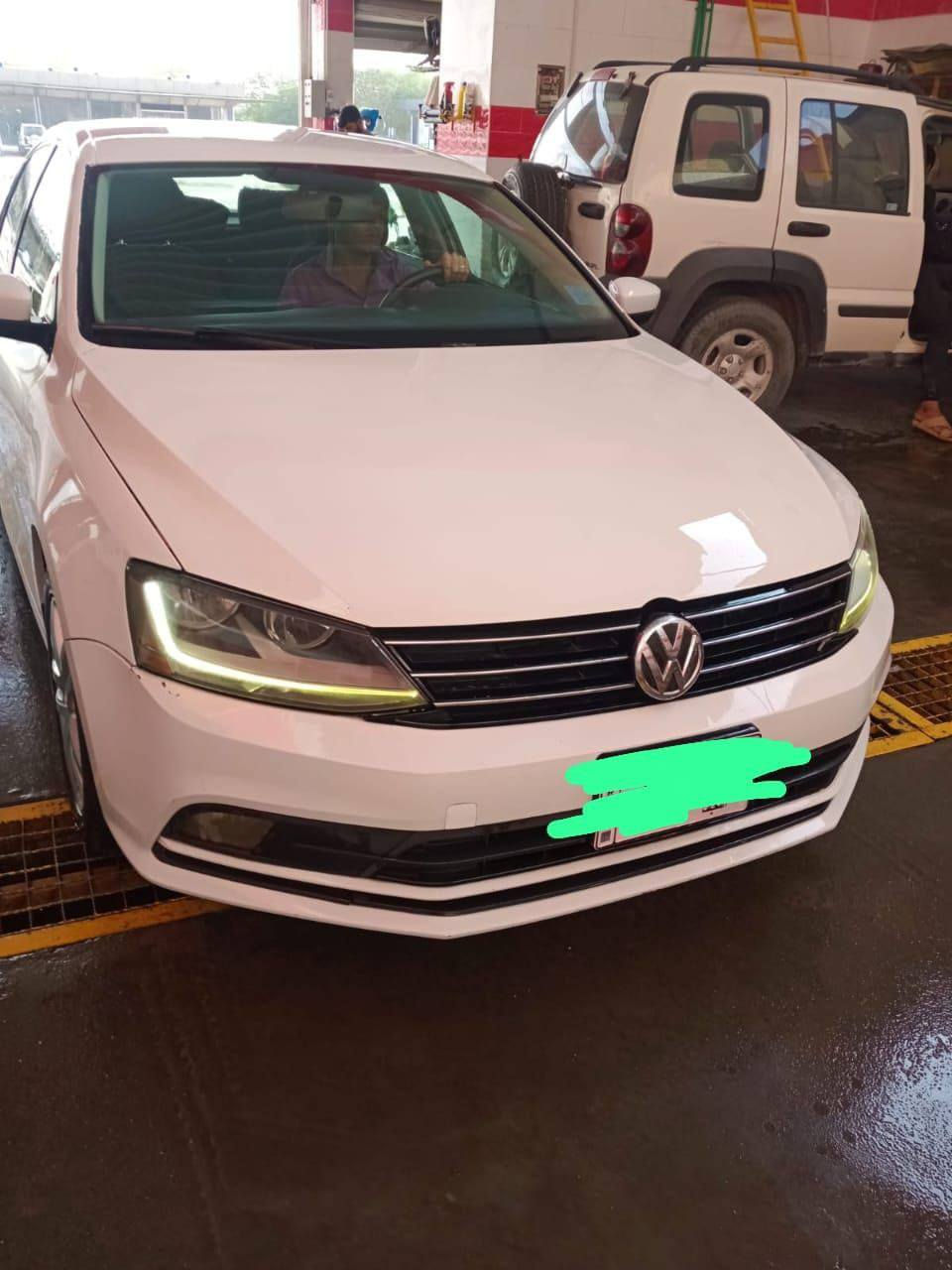 🚗 للبيع: فولكس واكن جيتا 2018
📍 مكان السيارة: النجف الأشرف
📞 للتواصل: ***********
💰 السعر: 130 ورقة – قابل للتفاوض
📊 المسافة المقطوعة: 155000 مايل
🛠️ المحرك: 4 سلندر – 1400 توربو

⚠️ أضرار السيارة:
• وارد أمريكي
• البنيد والجاملغ مبدل في أمريكا
• الباب مبدل بلادي أصلي 

📌 تفاصيل إضافية:
• رقم السيارة النجف مشروع وطني
• باسم المالك تحويل مباشر
• اللون: أبيض النجف, العراق
