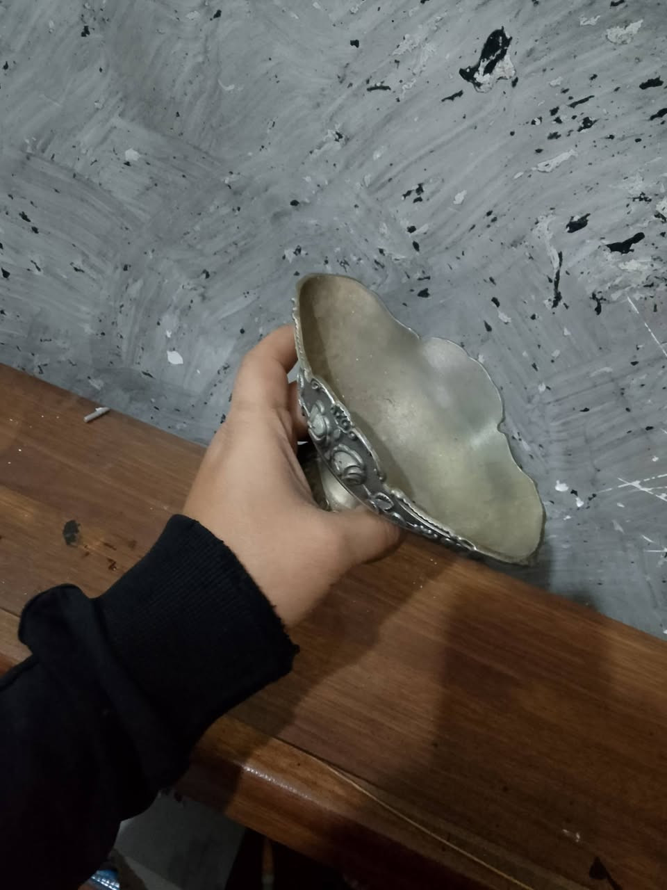 تراثي قديم حيل المعدن لو فضه لو فافون اهل الاختصاص يعرفون بيه السعر 20 عنوان بغداده موجود توصيل***********
