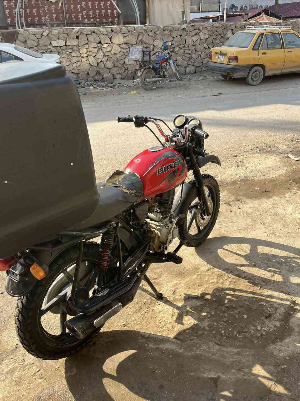 السلام عليكم بوكسر موديل 2022 بدون اوراق تحتاج ترتيبات مثل ماواضح بلصوره بيها لاستيك ولف شلعه و معدل فول الفول كلجات جديده مال ياخذها واحد يدور عيشه ويشتغل بيها تواصل (بغداد الدورة حي الصحة) (تواصل ***********)
