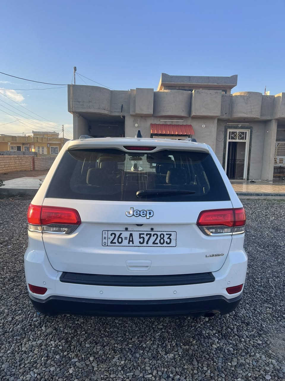 السلام عليكم
جيب أمريكي  

لاريدو 

موديل 2018 

تبريد قطعتين

لايتات زنون

مكينه 6 سلندر 3600 

 داخل لون اسود 

حساس امامي خلفي

توقف ذاتي خلفي

شاشة وكامرة 

حادثها جاملق وربع البونيد من جهت الجاملق

اشارة بالمراية
ماشيه ٨٦
تحويل ثاني يوم

السيارة كلش حلوة وجاهزة مابيها نقص

السعر 235بي مجال

مكاني صلاح الدين الشرقاط ***********
