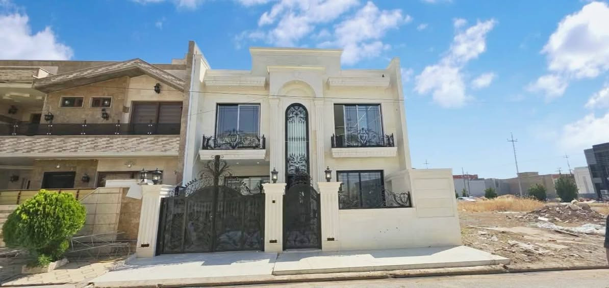 🏡للبيع بيوت فارغة زيرو/مستعمل🏡
أربيل/شارع100/المربع الذهبي/بارك32
4غرف200متر/5غرف250متر
للتواصل واتساب***********
