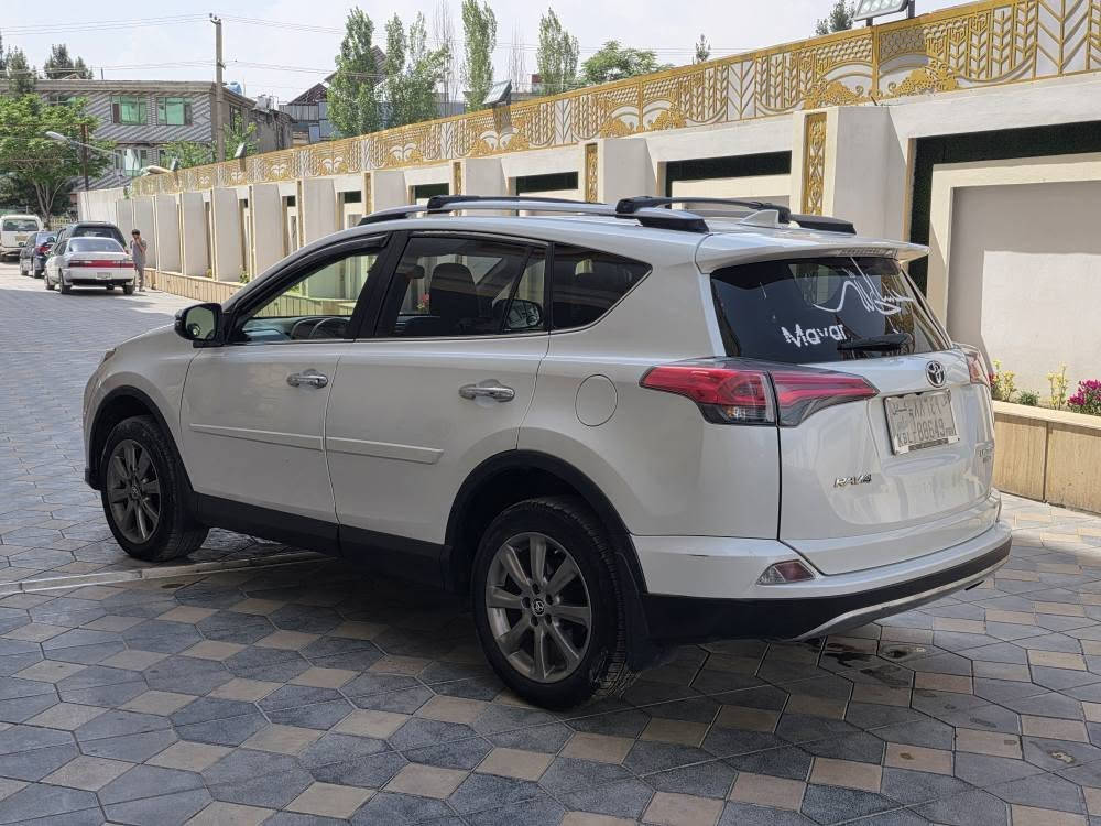 🇦🇫 Rav 4 فروش عاجل یک عراده 
✅️مادل 2018 پوره
✅️ اسناد پاک
✅رادارها فعال
✅سستم یخ شکن فعال
Eco فعال ✅
Sports فعال✅
✅لیدرسیت 
✅سیت گرم کن
✅تپ وکومک کمپنی
✅رنگ سفید صدفی
Limited فول اپشن✅
✅تیروویلکپ سپورتی
✅️ پلیت کابل -6 88649
✅️ داری AC فعال 
✅️ داری بخاری فعال 
✅️ اندرایت فعال 
✅️ داری سیت پاک 
✅️ داخل موترپاک 
✅️ چراغ ها لیزری 
✅مکمل گشت 69000هزار مایل
✅4سلند
✅️ داری ایدو 
✅️ سوند سیستم عالی   
✅ فعال ABS
💥نوت موتر ده رنگ کمپنی است
💵 قیمت 16300$ با اندک جور امد 
🤯 از ماشین گیر بکس کت به ضمانت است 
آدرس :کوتی سنگی
📞 شماره تماس 0789006122
📞 شماره وتسپ -0772323074 Kabul, Afghanistan


**إذا كنت صاحب هذا الإعلان وتريد حذفه لأي سبب، رجاءا أرسل رسالة إلى الدعم الفني**
