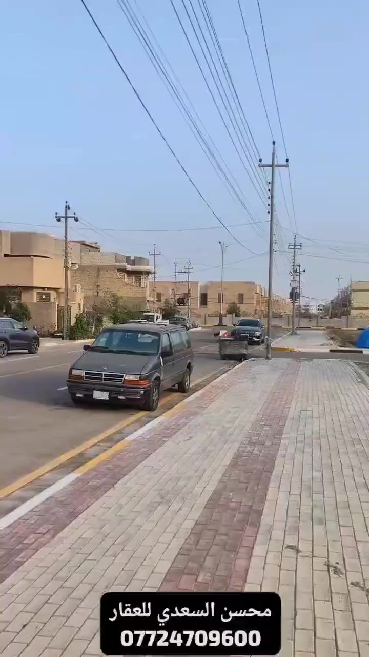 يا الله
قطعة ارض للبيع الانتفاضة الثانية خلف مجمع القمر والمحافظة الجديدة مباشرةً 
مساحتها 180 متر ركن واجهة 15 متر بطحية على شارع عرضه 20 متر اكبر شارع بالانتفاضة الثانية
 ونزالها 12 متر ع الركن 

الكاع كلها واجهة ركن صايرة حلوة وسعرها مناسب وينباع منها 100 متر ايضا 
للتواصل ***********
