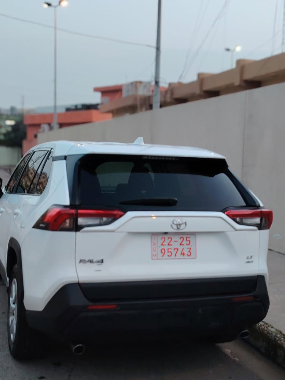 راف فور وارد امريكي 2024
مواصفات le 
كاتي اربيل
صبغ جاملغ امامي فقط
ايرباك سليم 
ماشية ٥٩ الف كيلو متر
السعر ٢٢٥ وبيها مجال 
للتواصل ***********
مكان السيارة موصل
