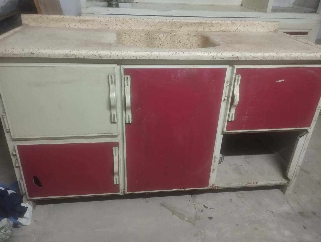 كاونتر كامل تفصال نضيف  بس يحتاجله غسل لن متروك يحتاجله ٣ بيبان فقط سعر ١٢٥ وبي مجال لعنوان بغداد لشعله ام نجم


**إذا كنت صاحب هذا الإعلان وتريد حذفه لأي سبب، رجاءا أرسل رسالة إلى الدعم الفني**