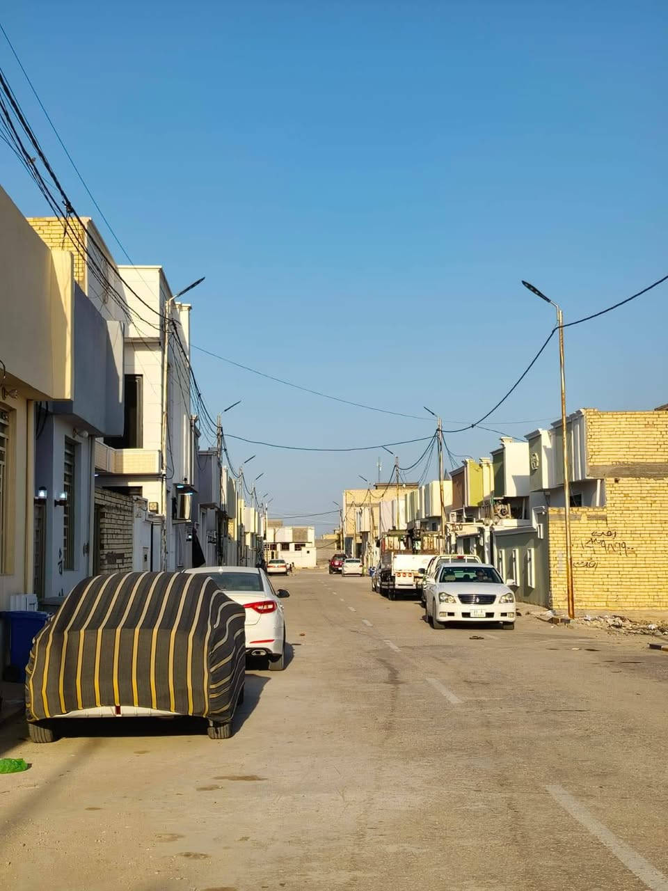 150متر طابق اونص3غرف نوم شغل درجه اولى وقريب للشارع العام
العنوان مقابيل جسر الشهداء الجديد قرب اسواق تلعفر
السعر 77وبيه مجال 
خدمات كامله بناء طابوك وصب البيت مشمول بالتطويب طابو زراعي سند٢٥ اقرار محكمه للاستفسار اتصال
*********** او واتساب
