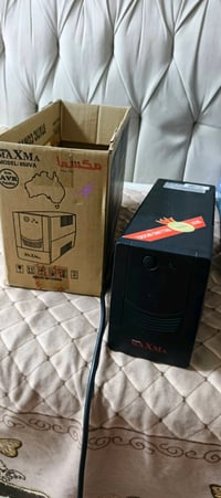 بلاي ستيشن ٤ سليم • ٥٠٠ جيجا • ملحقات كاملة