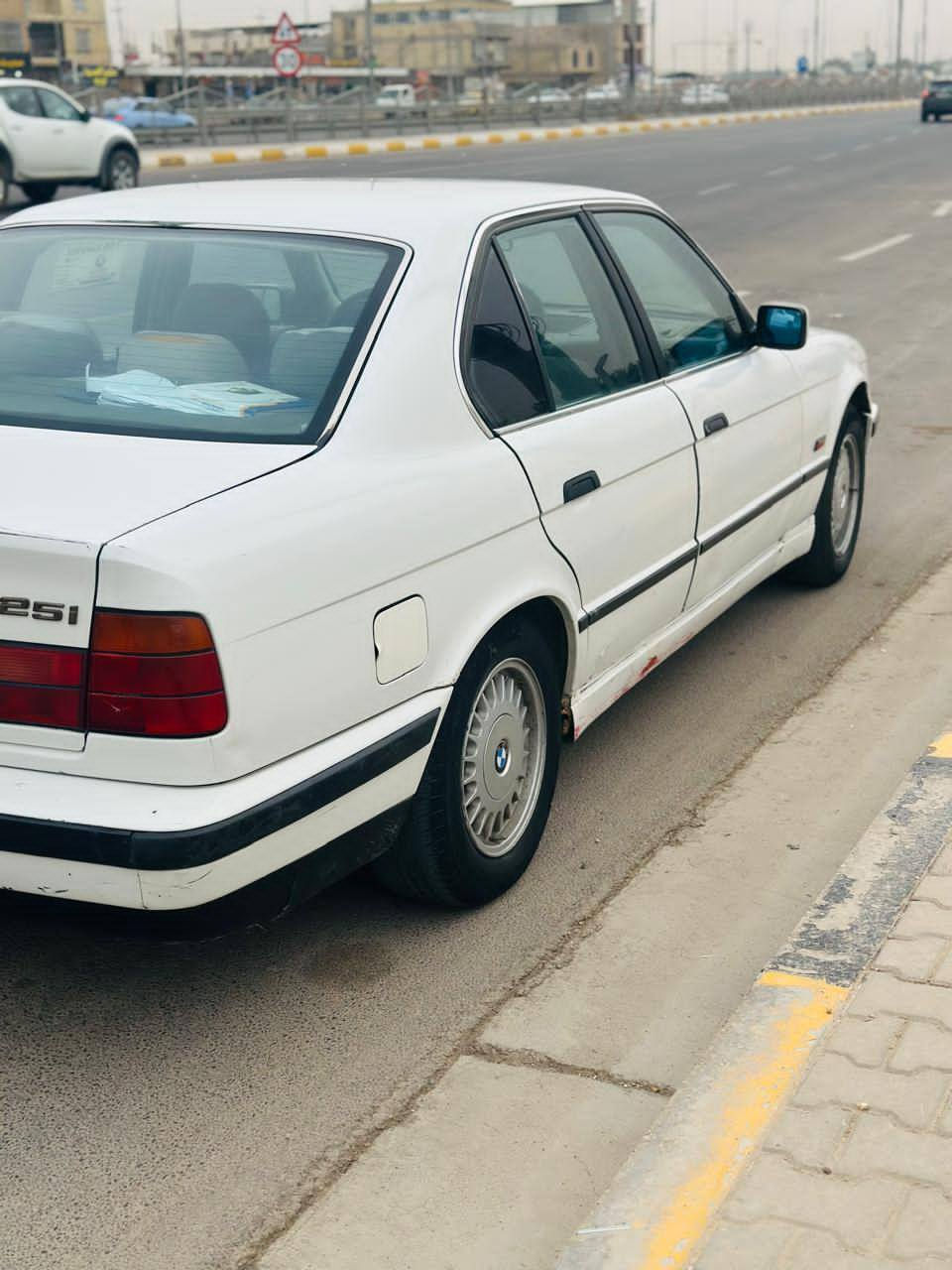 بي ام ٥٢٥ موديل ٩٣ السياره مامعيوده صبغ بلادي محرك ٢٥٠٠vvtiمحرك ياباني محرك والكير بشرط تخم تاير حداديه كهربائيات كله شغاله السعر ٥٢ وبيه مجال  استفسار ع الرقم ***********
