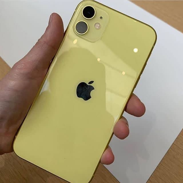 للبيع iPhone 11
مستبدل شاشه اصليه 
بطاريه 82
ذاكره 128
الجهاز حيل نضيف 
نضافه 1000
كله شغال
كامرات ✅
صوت✅
سبيكر ✅ 
السعر 220وبي مجال شي قليل 
للستفسار ***********
العنوان صلاح الدين تكريت

