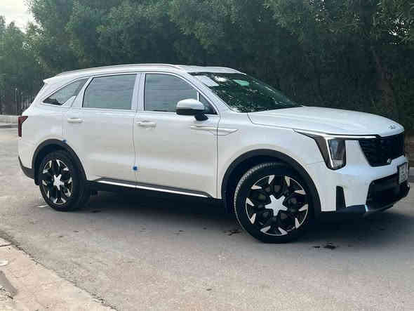 السلام عليكم
عندي سورنتو 2025 استلام ضمان المجموعه الدوليه السياره اخت الزيرو ماشيه 6 الالف كفاله من الصبغ والضربه والبارد والگير والمكينه رقم بغداد تحويل ثاني يوم
المواصفات
محرك 6 سلندر 
بصمه
كاميرا
حساسات
تشغيل عن بعد 
مقاعد كهرباء
بردات ابواب
منفذ usp
تحكم
شفتات
ويل 20
شاشه متصله
وباقي المواصفات المعروفه لها
السسسسسسعر   322$
مكاني الرصافه
للاتصال
***********
