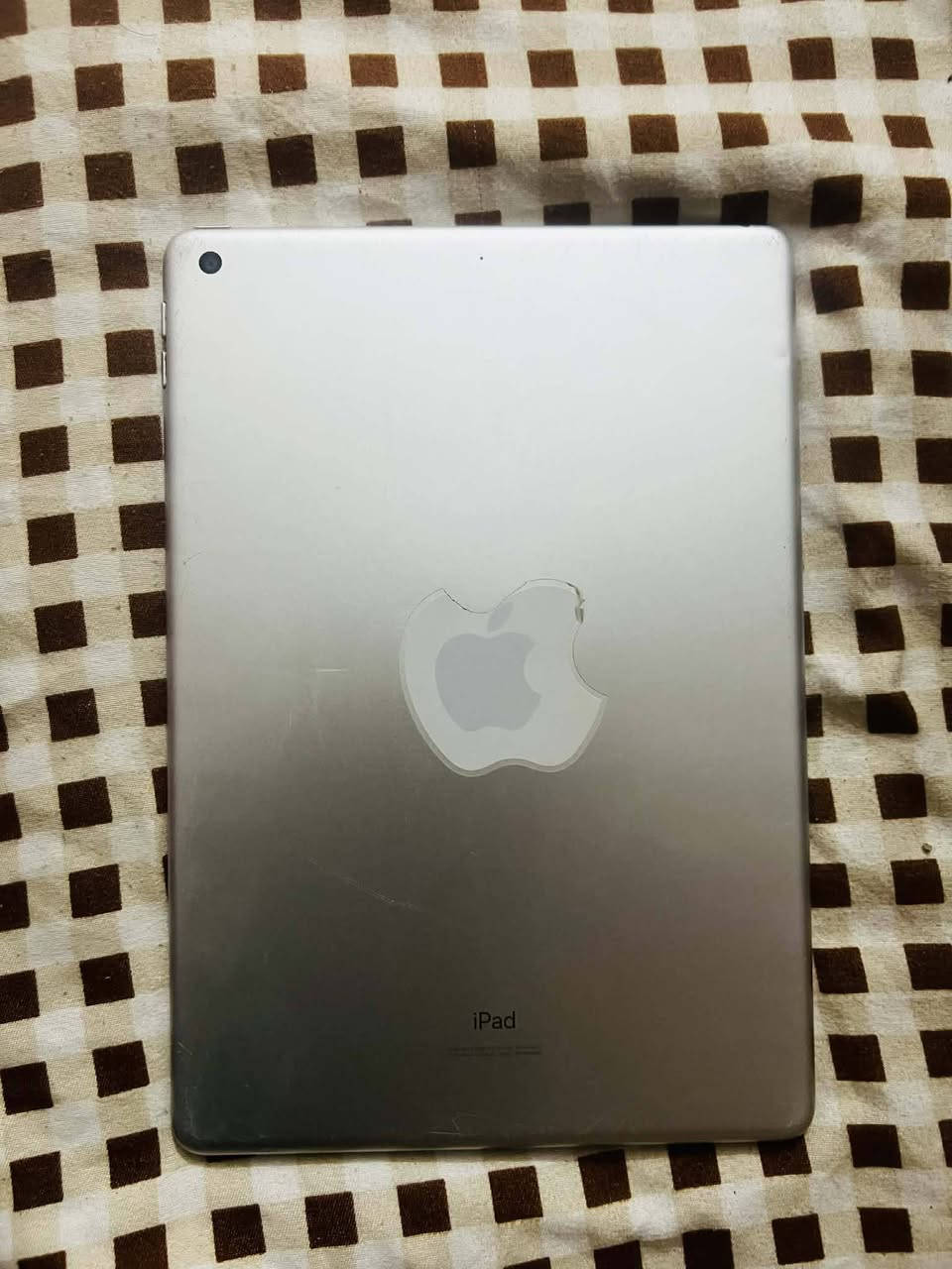 ايباد 9 . ذاكره 64 . بطاريه مافاحصه . فقط لاايباد بدون ملحقات . السعر180 الف قفل مكلف بنشر موجود الجهاز مستعجل على البيع ‏‪***********‬‏
