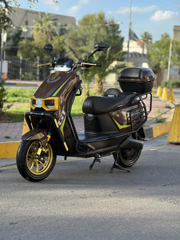 سلام عليكم شباب دراجه شحن البيع  سكنس شركته حسن ؤحسين GT استخدام 25 يوم فقط الله شاهد  كلها كامله مكمله كل نقص وعيب مابيها امانت الله  تجي مواصفات عالميه
دراجه وصلها مال المعرض موجود 

الموديل 2026 
النوع سكنس GT المدرع معروفه بمتانتها وقوتها  
البطاريات 6 كبيره
التحويلات.1.2.3.4
السرعه 75 حقيقي  
تشغيل عن بعد 
جهاز انذار السرقه 
بصمه 
تشغيل كارت 
سويجات 2
قفل ستيرن +قفل بصمه 
لونها كلش مميز 
كشن سياحي  VIb
نضام ABS
نضام USB
نضام R رجوع الخلف
مدرعه 360درجه 
جنطه خلفيه 
طارات جبلي 
بريكات دسكات دهن 
أطارت جوبلس 
لدات اماميه وخلفيه 
اسطابً لايت 
شاحنه ذات شحن سريع ويقاف ذاتي 
اشاير رباعيه 
 ملف كبير
اي استفسار اتصال 

***********

مكاني بغداد
