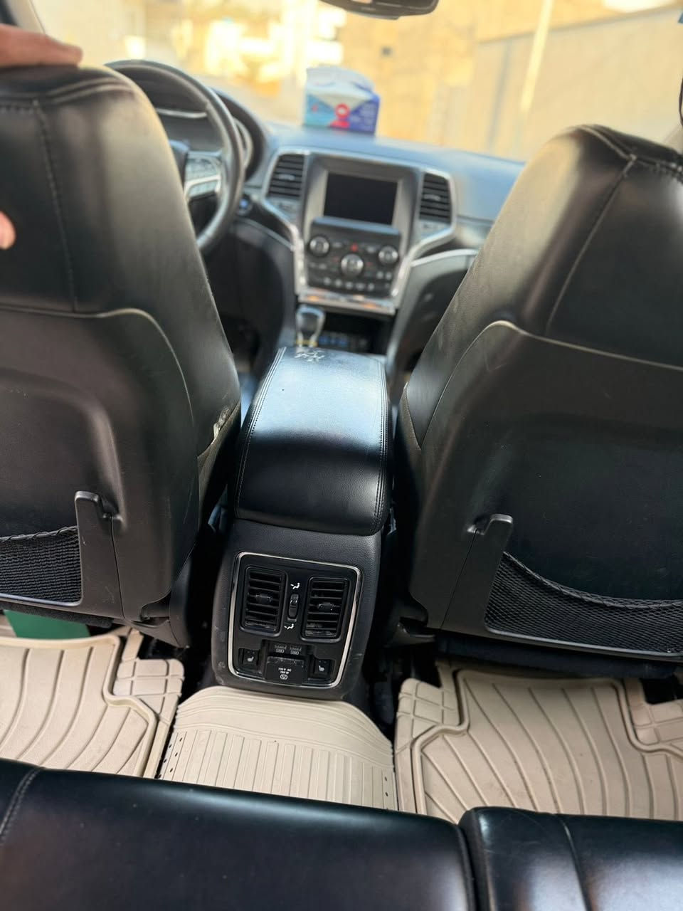 جيب كراند شيروكي
وارد امريكي
موديل ٢٠١٨
رقم بغداد
بدون فتحه
كشن جلد كهرباء تدفئه تبريد
المرايه نقطه عمياء وهيتر
الصندوك كهرباء
صبغ ٣ قطع 
بدون شاصي او لغد

السعر ١٩٨٠٠ دولار

***********
