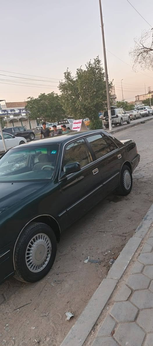راس الثور موديل 1999 خمس دكم  بسمي لون زيتوني رقم بغداد دولي باقي ع استلام اللوحات سنويه لل31 مكفوله من النقل والضربه مصبوغه عام جماليه كير ومحرك جدد بمعنئ الكلمه تبريد ثلج ويه السويج حداديه توني نافضه جديده كلش تخم تاير جديد كهربائيات كله شغاله مكان السياره نجف ملاحضه واحده فقط السياره بيه فتح قماره بدون تكم من فوك اني موضح بلصور بس اني ابيع بيه قماره حتئ مااتفشل ويه الناس هاي كل التفاصيل السعر 60ورقه وبيه مجال الشراي يتصل ماعندي خاص ولا متواجد ع الفيس اتصال فقط *********** وبيه واتساب شكرا
