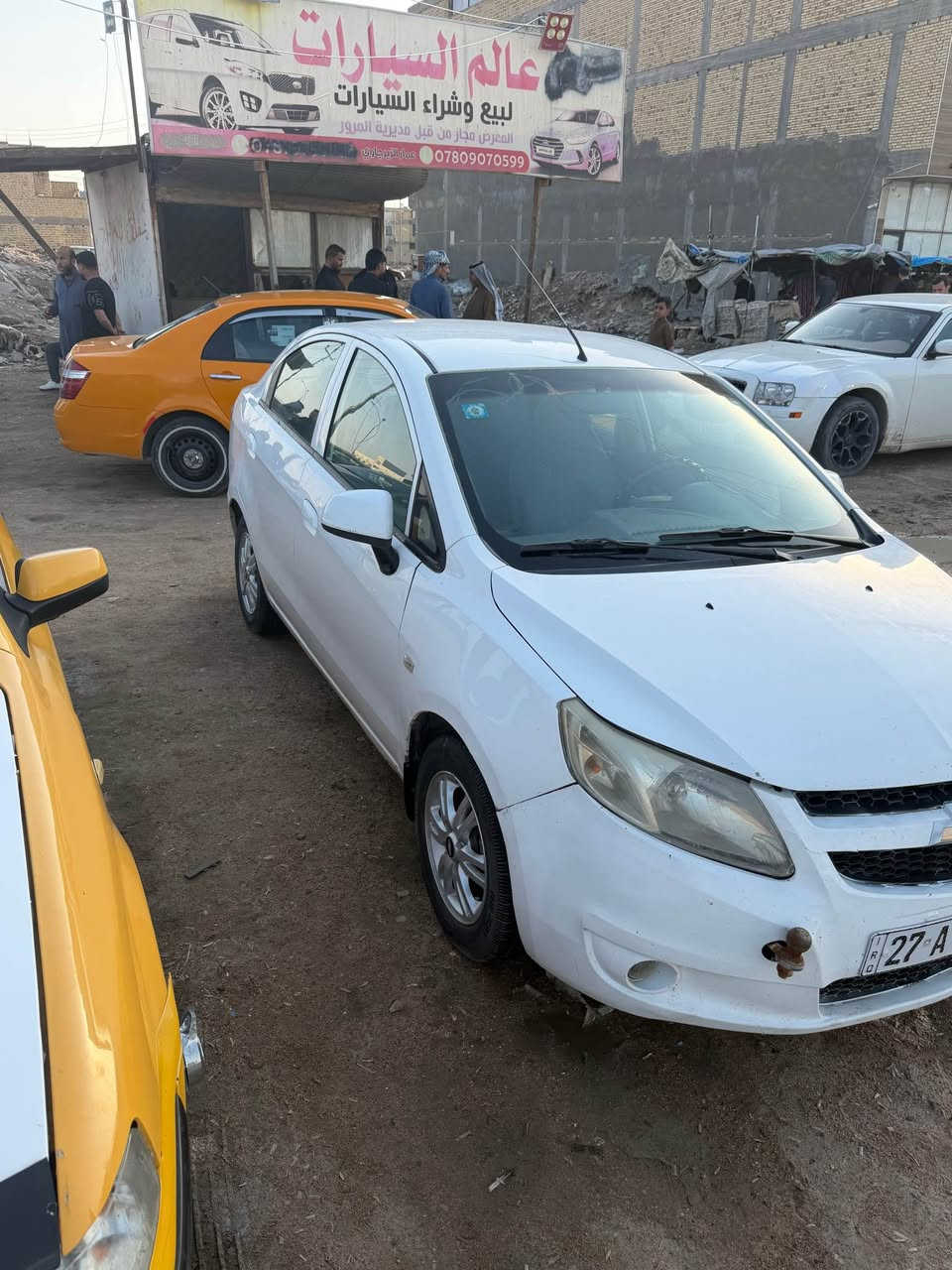 السلام عليكم 
شوفر سايل 2012 رقم ذي قار انكليزي باسمي حداديه تخم تاير باتري جديد مكينه 1600 وكير عادي  مكان السياره ناصريه الغراف السعر 55 وبيه مجال 
*********** ناصرية, ذي قار
