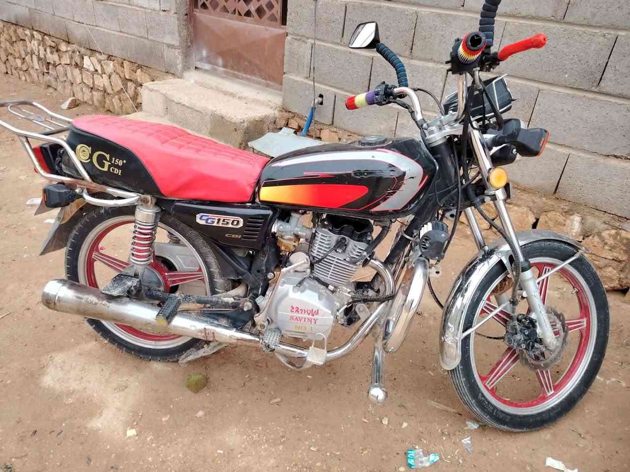 السلام عليكم
سيفان 22 للبيع 
كله شغال محرك سلف كهربائيات 
موصل 400 شعندك زود تفضل ويرهم مراوس مكاني القائم حصيبه
للتواصل علا الرقم (***********)
