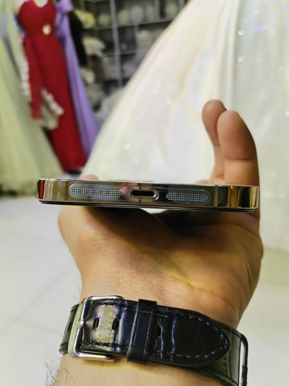 الايفون 13 برو ماكس ذاكره ٢٥٦ السعر ٥٢٥ تفاصيل اكثر اتصل على هذا الرقم ***********
