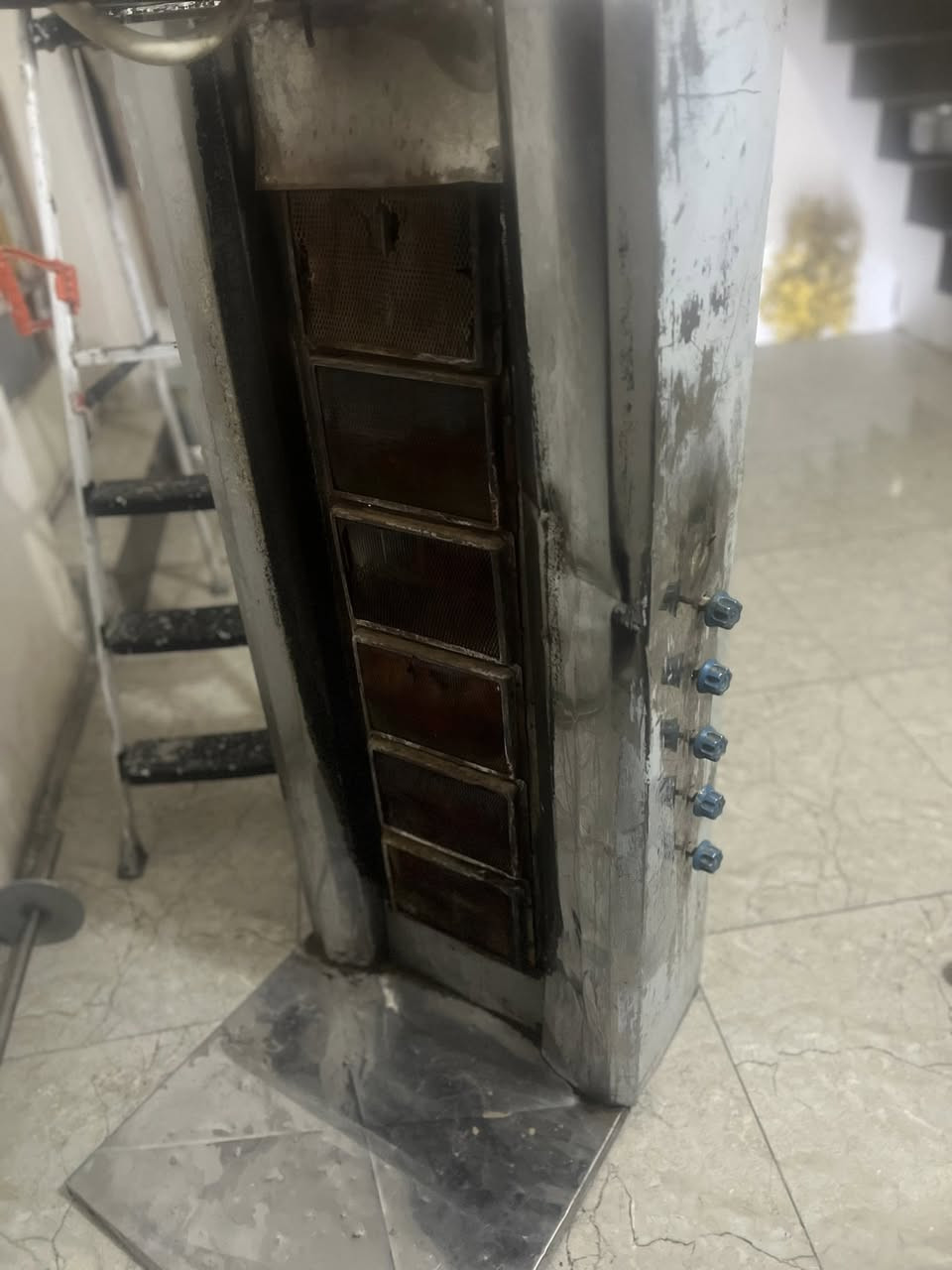 السلام عليكم شباب شوايه كص ٦ عيون قلايه بركر وفنكر وبراد عصير ٣ احواض للبيع مكاني بغداد الحسينية 
***********
