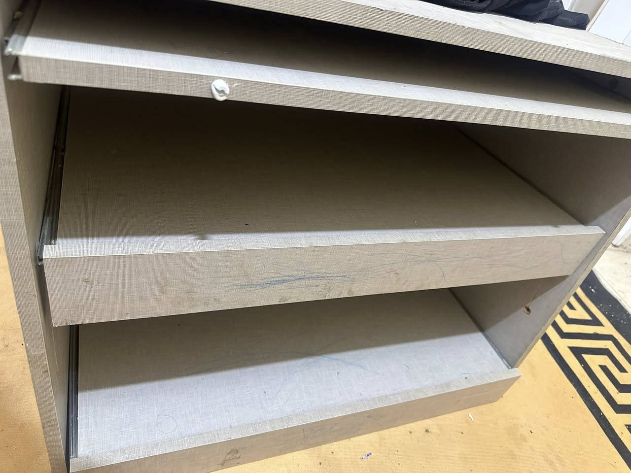 كنتور تركي فتحته لان جاي انتقل تركي الاصلي ٦٥ ولوحات ٢٥ ثنينهم هذا منضر طبيعي وتاريخ وساعه ع كهرباء وعندي مكناسه كهربائيه سعرها ٣٥ شغاله شرط شغل مكاني حي رساله وتس رقمي ***********
