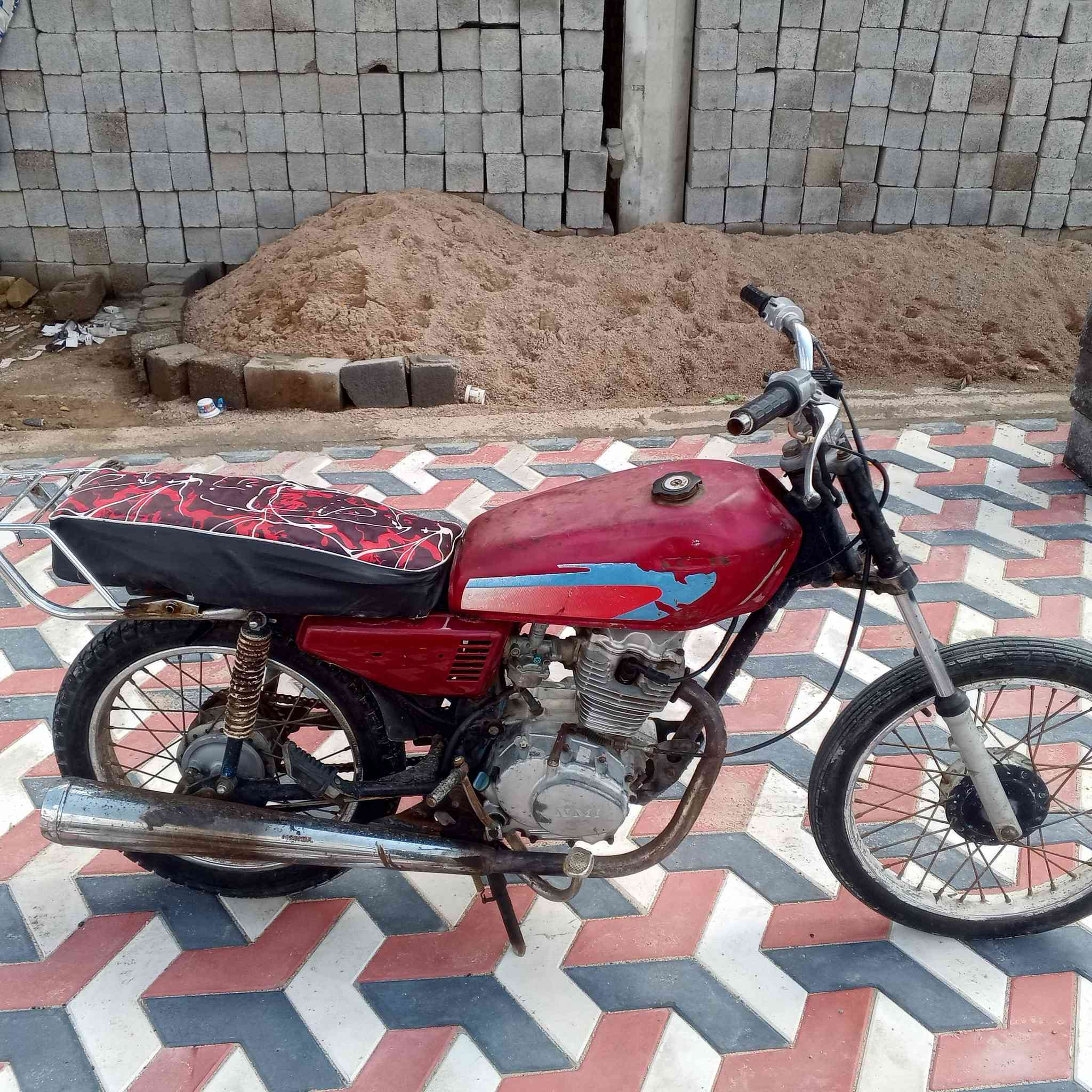 للبيع ايراني
بدون اوراق 
مكفوله عشاير 
دراجه مال شغل لا دخن ولا تنقص 
دراجه انضف من صوره 
سعرها ب300 وبيها مجال 
مكاني زيوت 
ستفسار خاص


**إذا كنت صاحب هذا الإعلان وتريد حذفه لأي سبب، رجاءا أرسل رسالة إلى الدعم الفني**