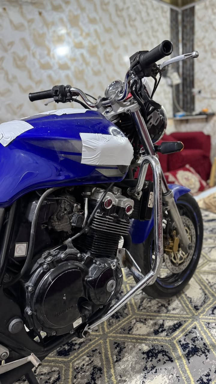 للبيع سيبي فور جيل ثاني  مكان الدراجه ميسان 
تعليمي محرك مكفول 
لدراجه نصبتها حلوه تايرات جدد كهربائيات فقط الاشاير مامربوطه 
لدراجه بيها شلعه قويه ونشاط ومعدل فول تحتاج فقط ترتيبات وملاحظات بسيطه 
السعر مليون و350 مستعجل على بيعتها 
0774 865 6412
