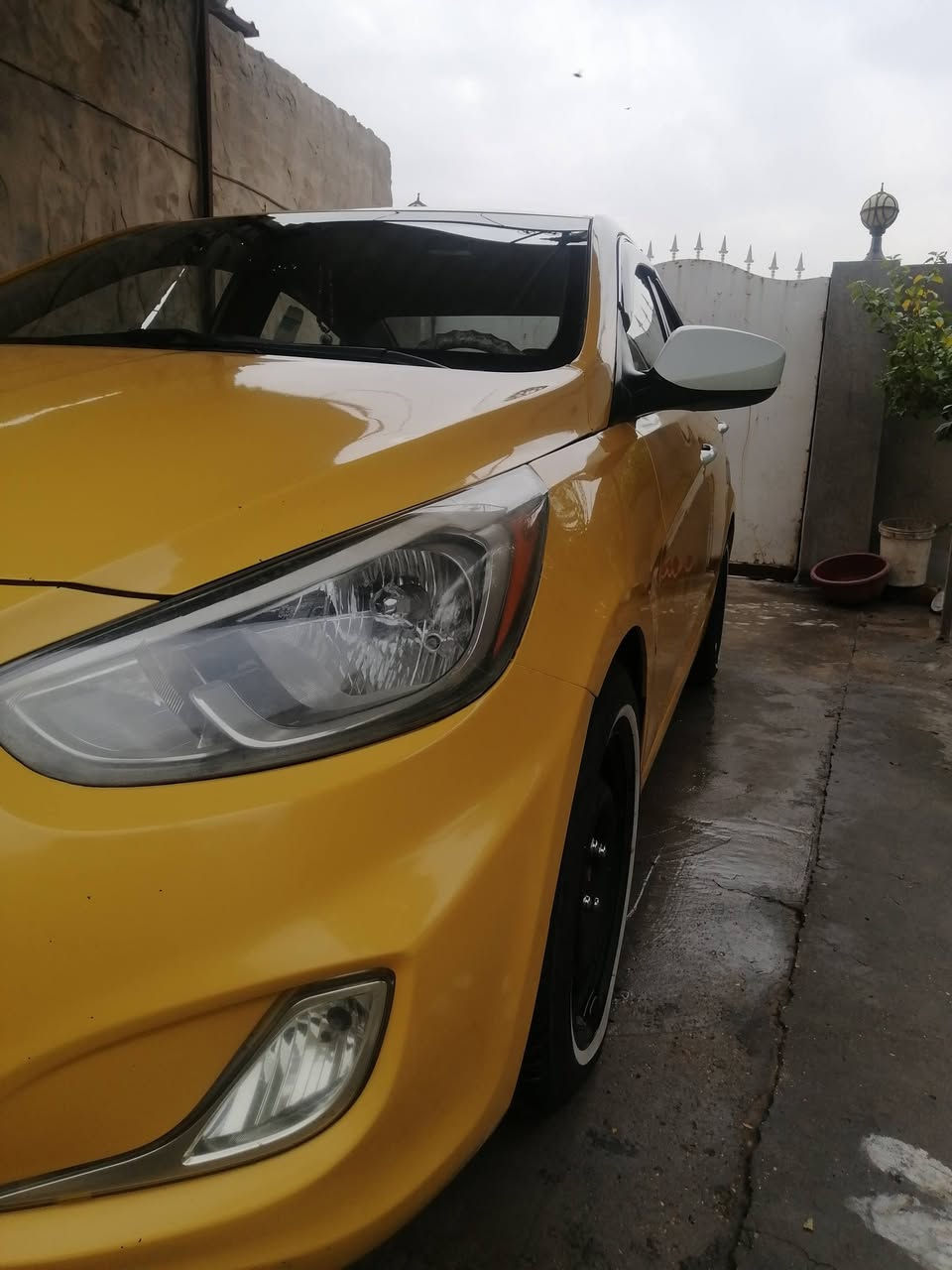 السلام عليكم ورحمة الله وبركاته
اكسنت أجرة رقم بغداد الجديد باسمي موديل ٢٠١٦
 وارد امريكي حادثها جاملغ امامي مبدل وكالة وبارد بقبق الصندوق والباقي كفالة بدون دواخل ولغود السعر ٨٨ $ وبيها مجال ان شاء الله السيارة جاهزة من كلشي
تدفئه وتبريد ممتاز المكان حلة *********** واتساب
