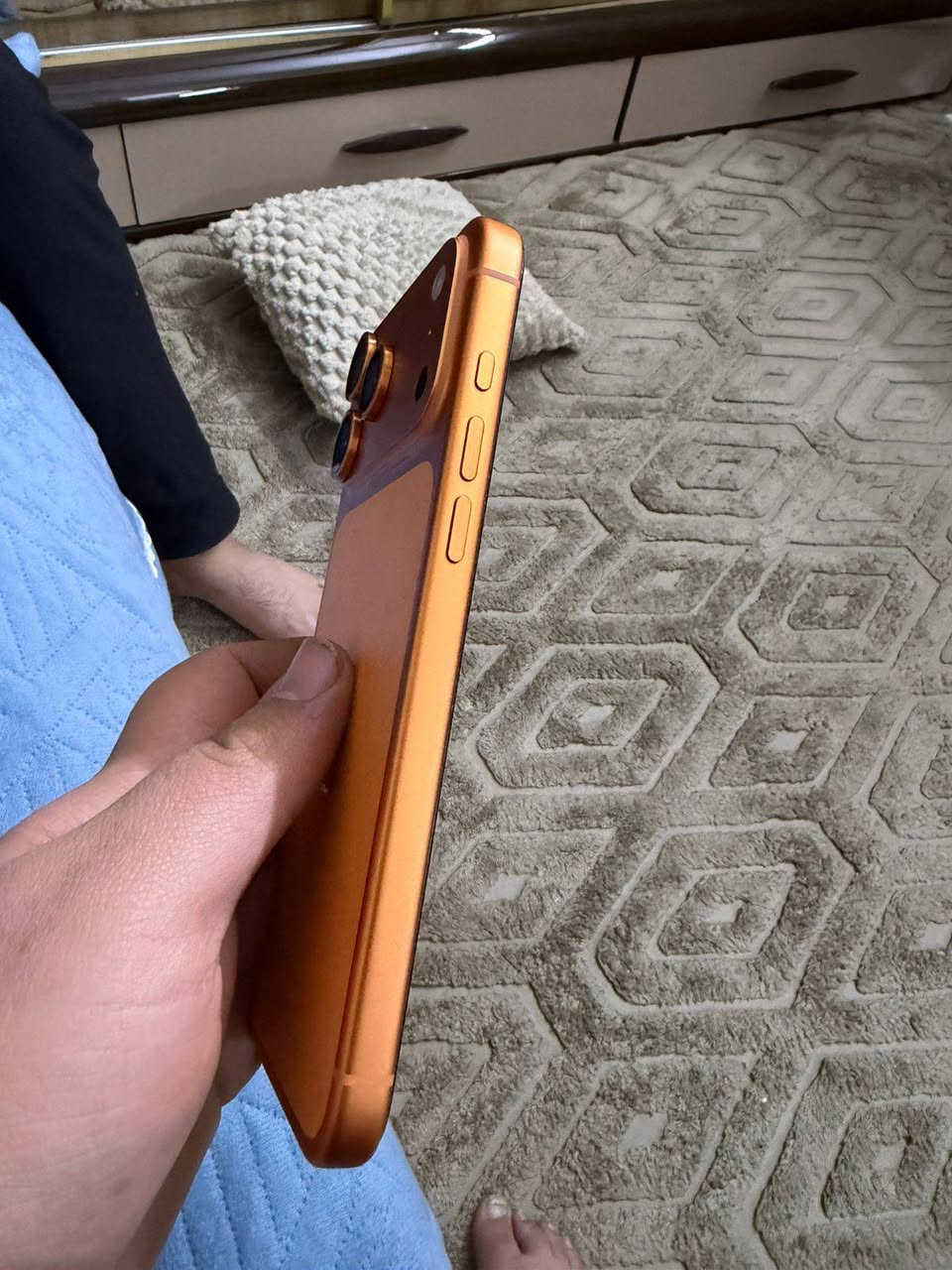 سلام عليكم ايفون 17برو ماكس برتقالي شريحه اكترونيه ذاكرة 256 برطاريه 100 مشحون 14مرة فقط نضافه/100 سعر خاص جهاز نضيف  عنوان بغداد مدينه الصدر الاورفلي قرب جامع الهدى رقم الهاتف ***********
