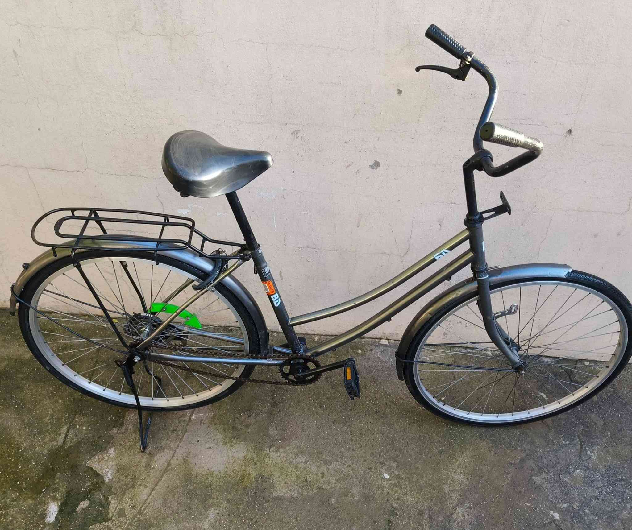 بايسكل للبيع نوعيه AB الحجم 26 للتواصل على هذا الحساب مال فيس او للواتساب ***********
