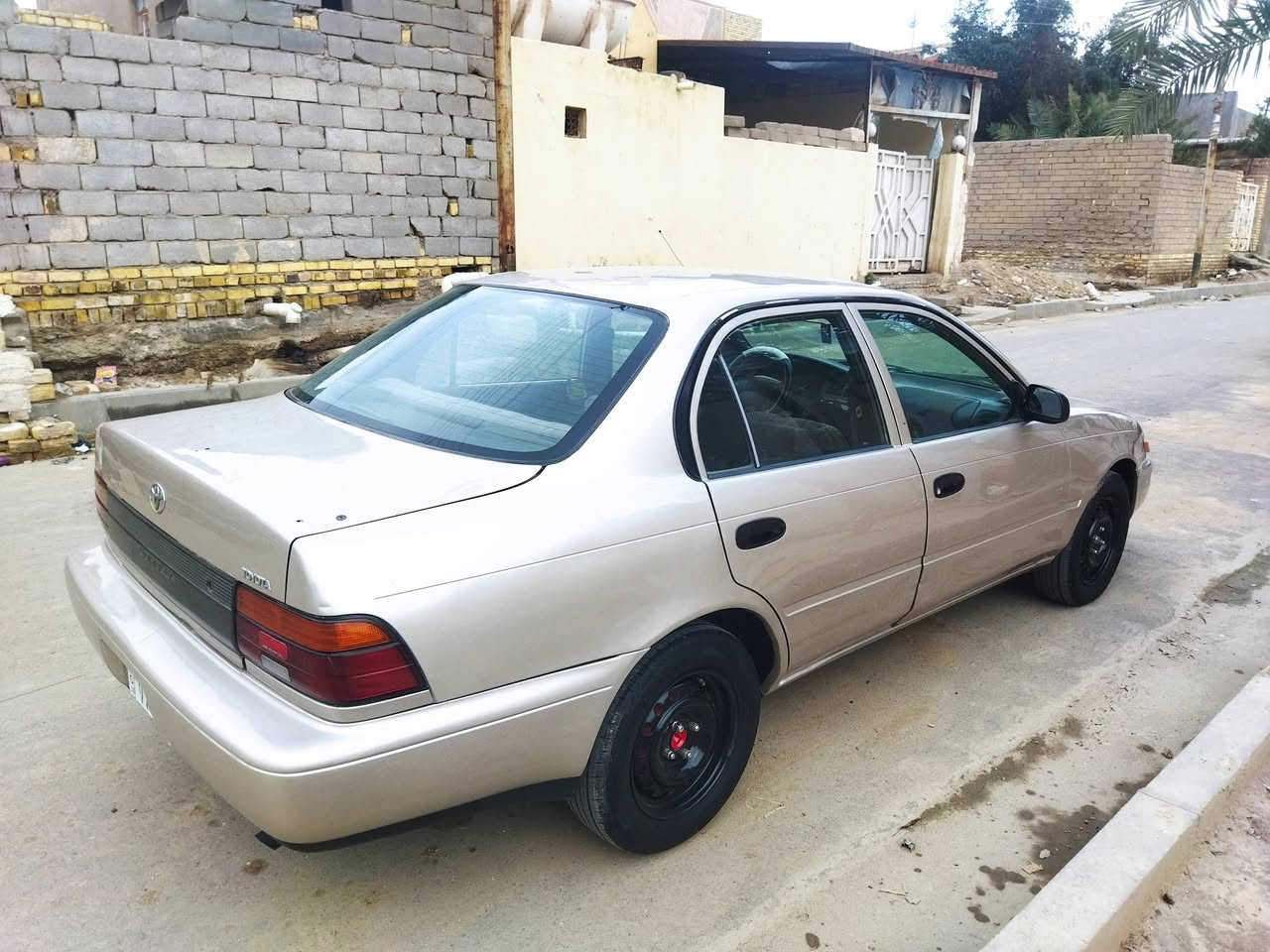 اسلام عليكم من رخصت مدير الكروب المحترم كورله للبيع ايسر ابلاد 
مديل ٩٢ مكينه ١٨٠٠ كير دنفش الجبير السياره ليبل واحد حته الدعاميه بيه بس جاملغ امامي امبدل اومصبوغ ولباقي كفاله امنل ضربه ولصبغ حداديه جديده تخم تاير جديد غرفه جديده كهربائيات كله شغاله السعر ٦٥ اوبيه مجال بصيط مكان ناصريه سوك الشيوخ اي استفسار اتصل على رقم *********** غير متواجد على نت
