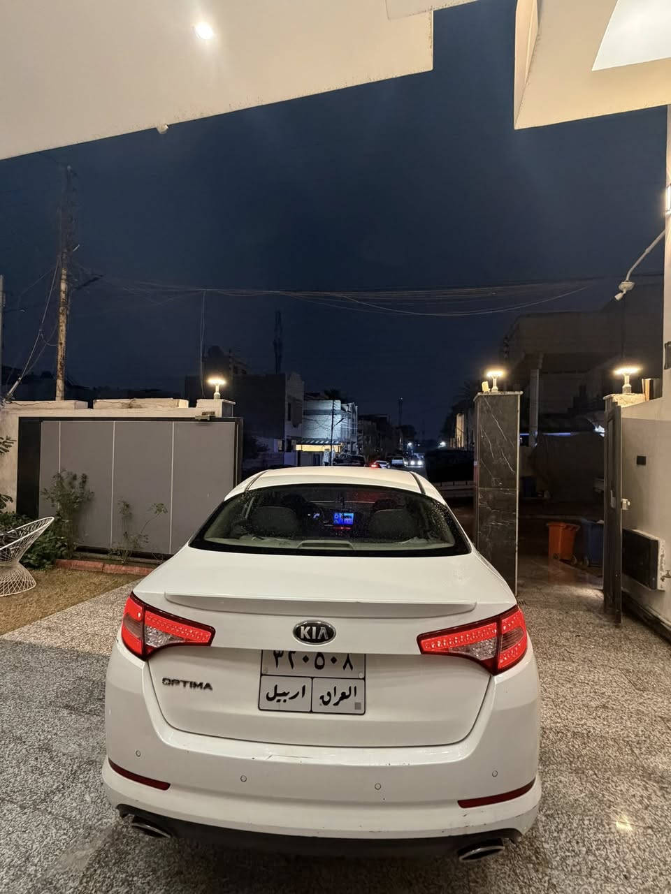 السلام عليكم شباب 
كيا اوبتما موديل ٢٠١٤ خليجي فول عدا البانوراما 
مكفولة من الصبغ والبارد والتبديل 
رقم اربيل باسمي شخصياً 
سنوية ساقطة ورقم قديم 
ماشية 180  الف كيلو 
سيارة كاملة مابيها اي نقص جاهزة لاخر شي 
صدر امامي خلفي جديد 
محرك ٢٤٠٠ دوش 
مكاني بغداد البنوك 
***********

