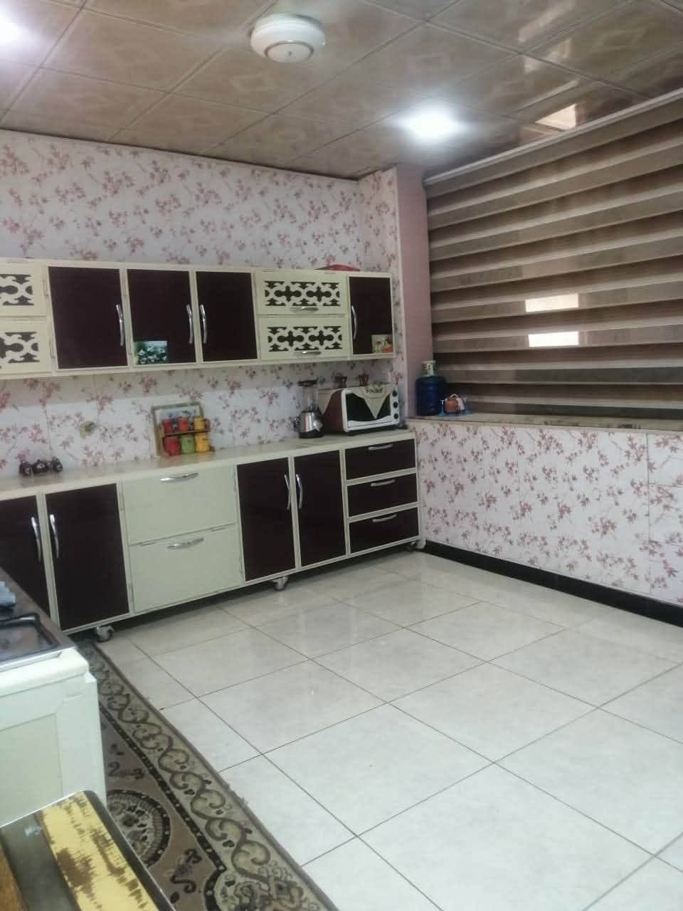 بيت جديد للبيع حي الأول قريب على شارع رئيسي خدمات كامله مساحه 180م بناء طابقين تفاصيل أكثر على رقم ***********
