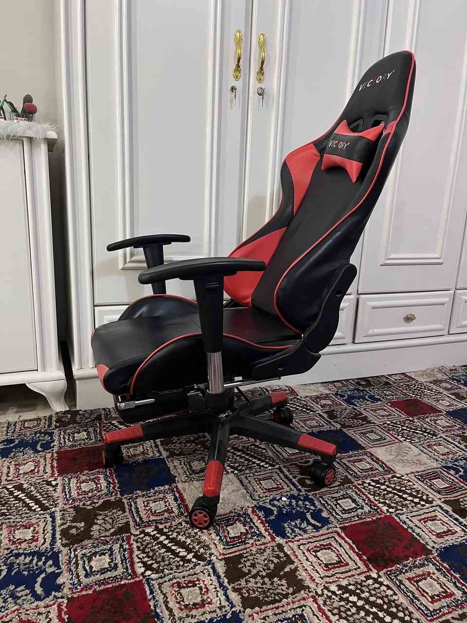 كرسي گيمنك نظيف انحناء 170° درجة مخده للاقدام مخدة ظهر و رقبه  دوار شغال السعر 90 و بي مجال تواصل *********** بي واتساب

