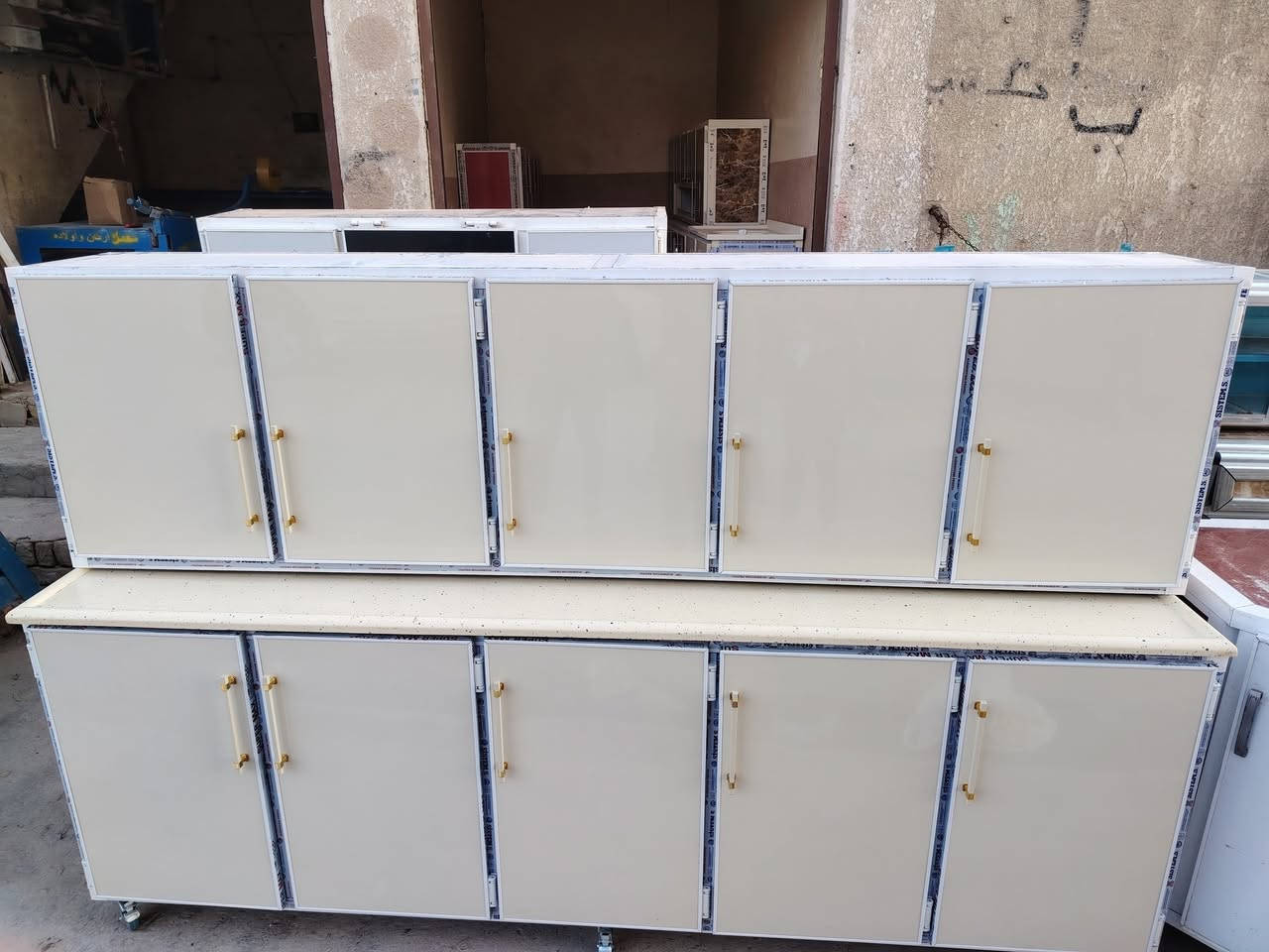 كاونترات جديد غير مستخدم تسكام أو اكو مستخدم البيع مكان عل شط يم فرع السيد غازي أو منطقة الكربلا ئي يم المسبح عفك الاستفسار اوتتصل *********** اوحتى العنده مراوس أو بيع چنه حاضرين
